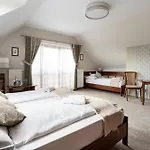 Kardosfa Hotel 3*