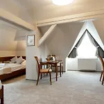 Hotel Kardosfa 3*