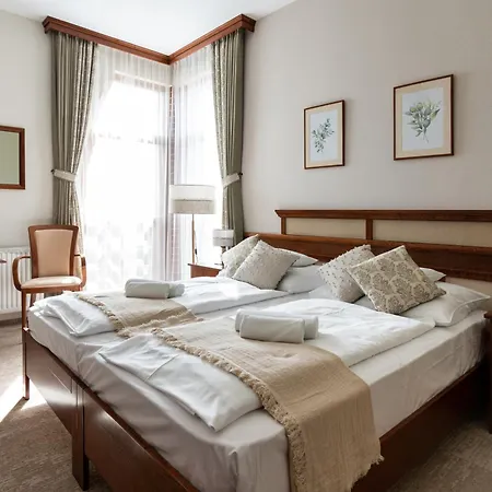 Kardosfa Szálloda Zselickisfalud