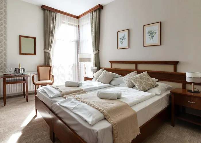 Kardosfa Hotel Zselickisfalud